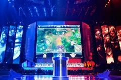 技术革新：全球总决赛启用全新第一视角观赛系统